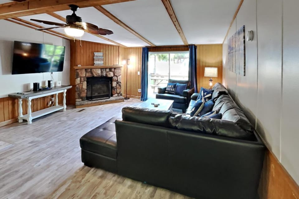 Put-in-Bay Island Club #65 House in South Bass Island