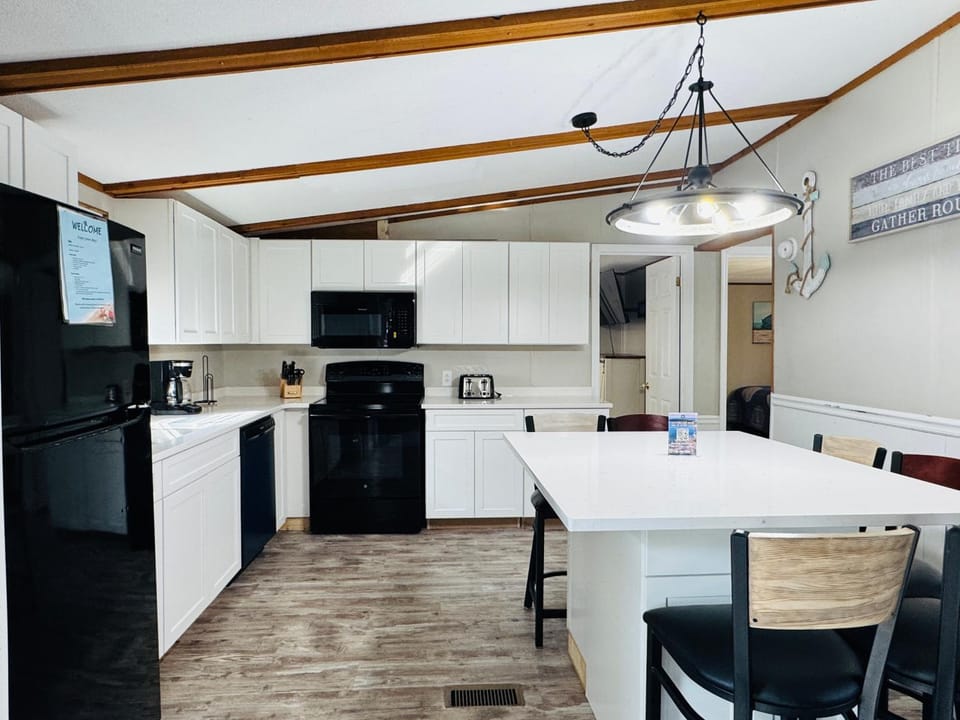 Put-in-Bay Island Club #65 House in South Bass Island