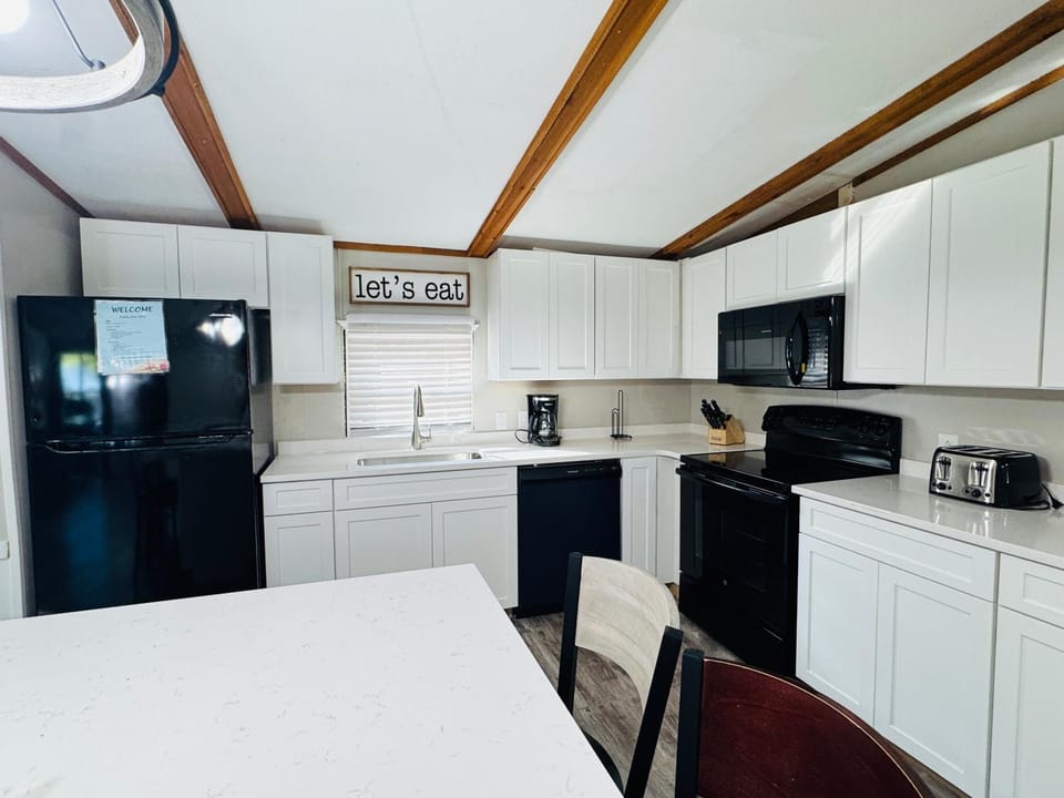 Put-in-Bay Island Club #65 House in South Bass Island