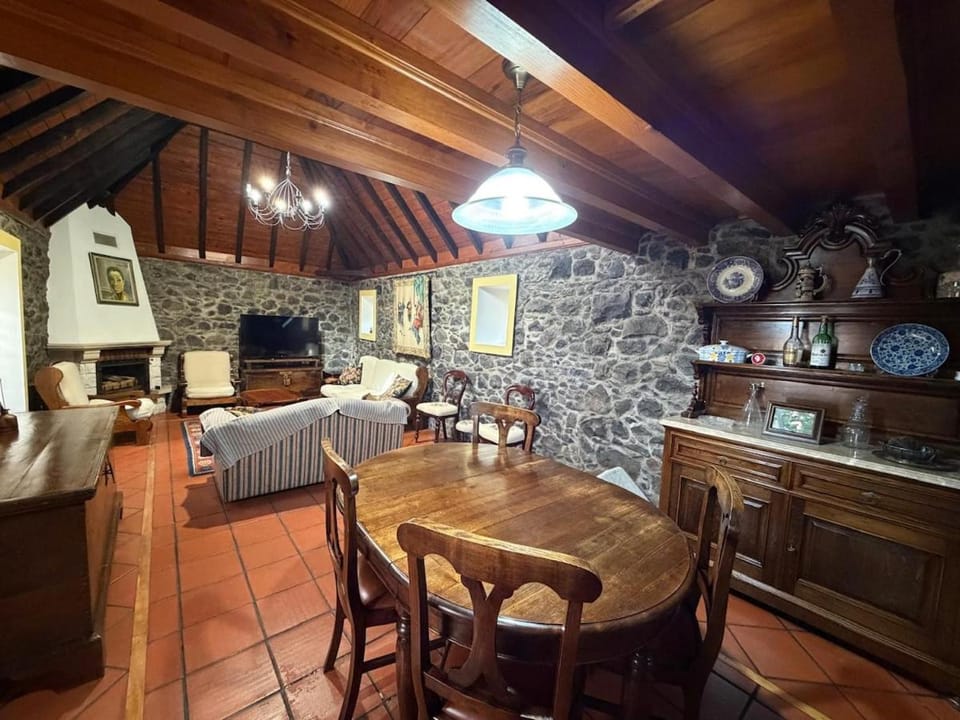 Casa da Cruz House in Madeira District