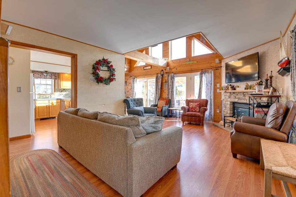 Steps From Lake George! 8-Acre Home w/ Dock Access House in Ticonderoga