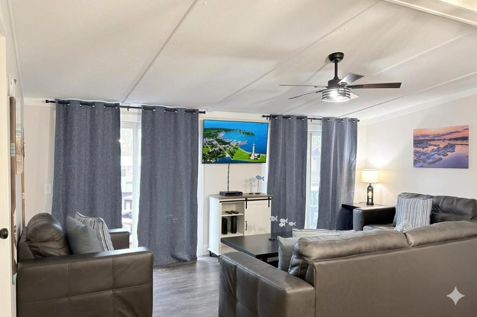 Put-in-Bay Island Club #9 House in South Bass Island