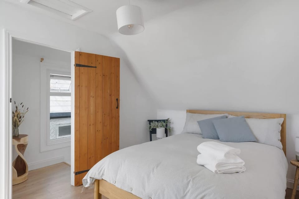 Serene Cottage Nr the Waterfront Topsham House in Teignbridge