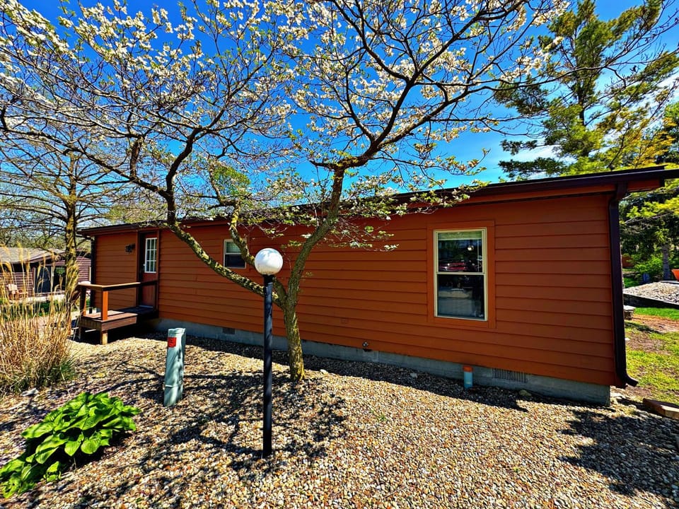 Put-in-Bay Island Club #21 House in South Bass Island