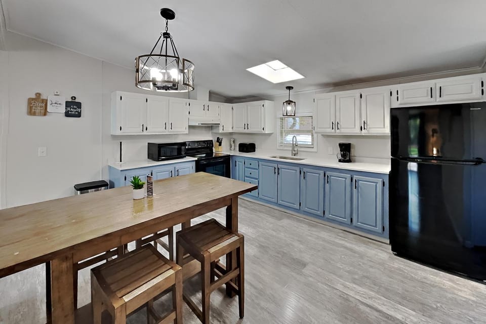 Put-in-Bay Island Club #21 House in South Bass Island