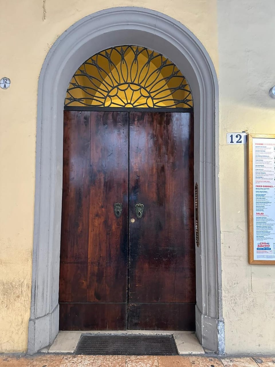 Facade/entrance