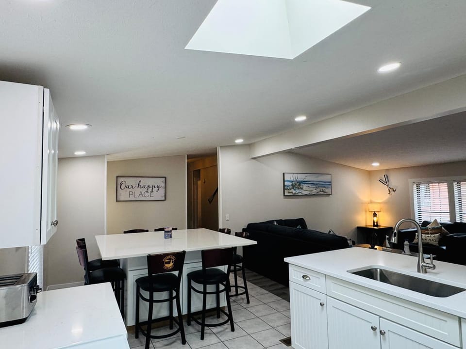 Put-in-Bay Island Club #61 House in South Bass Island