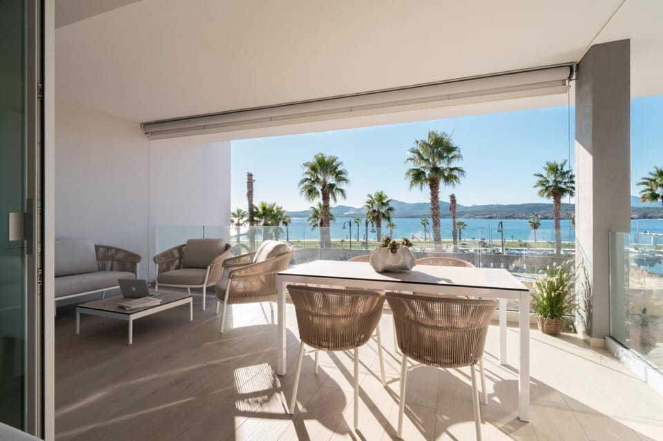 Patio, Balcony/Terrace, Dining area, Sea view