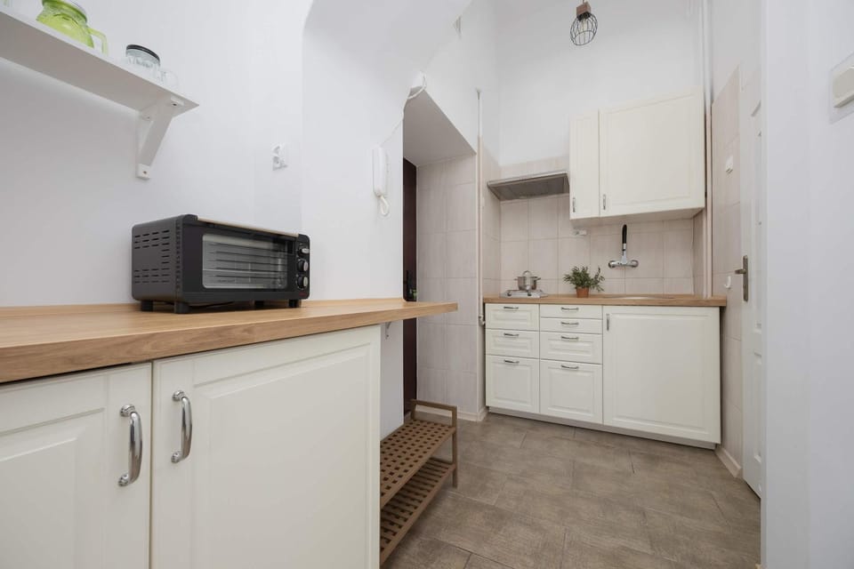Kitchen or kitchenette, stove