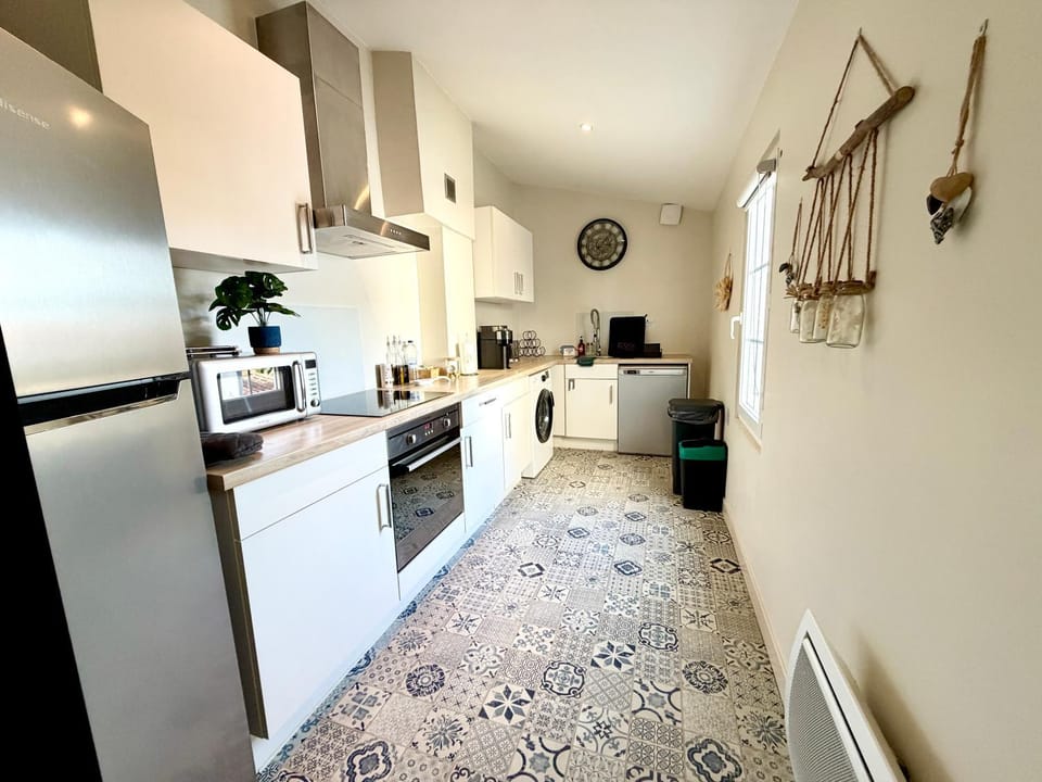 dishwasher, microwave, oven, washing machine, kitchen
