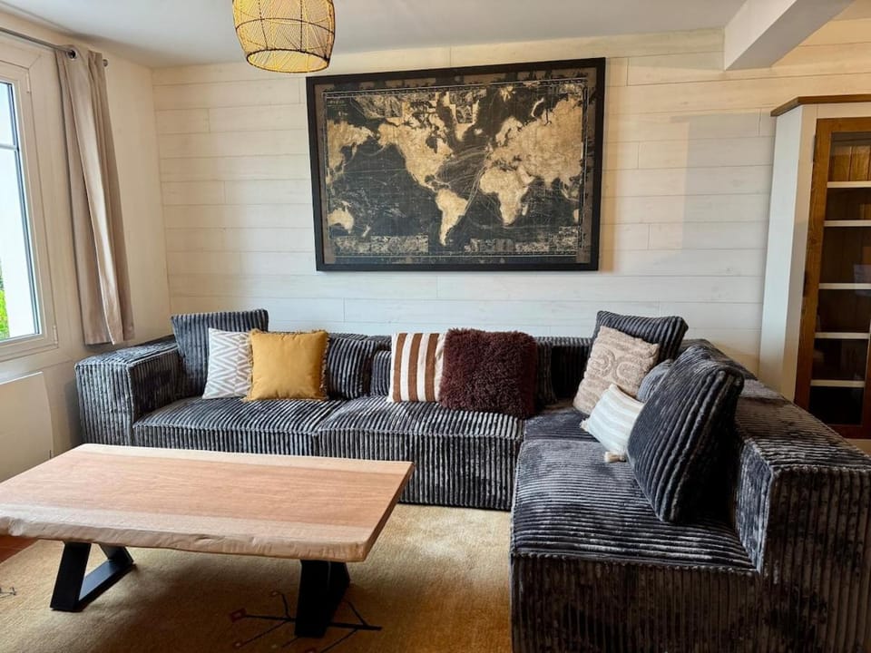 Dream villa 7 bedrooms access white sand beach Villa in Finistere