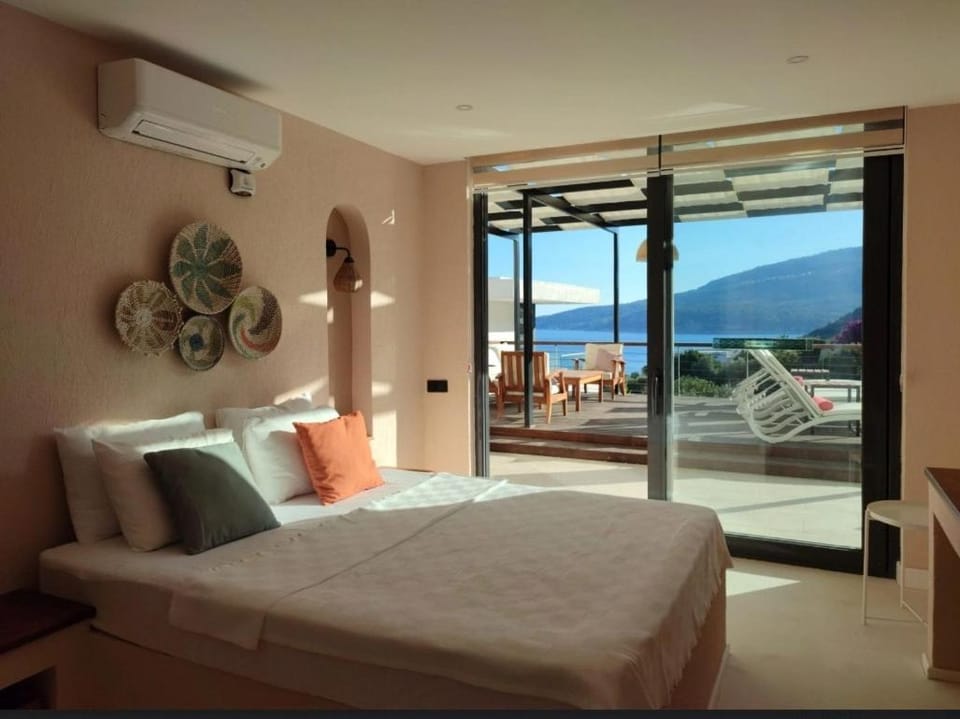 Bed, Natural landscape, Photo of the whole room, Bedroom, Mountain view, Sea view