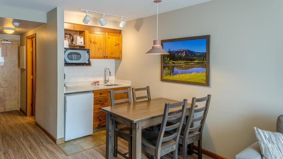 Cahilty #204 home House in British Columbia