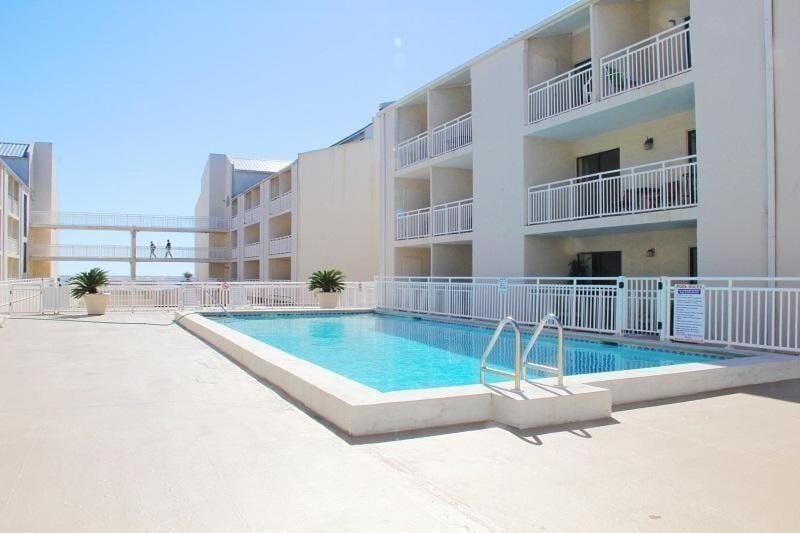 Sugar Beach 110 - Bargain Bliss Studio Apartment in Orange Beach