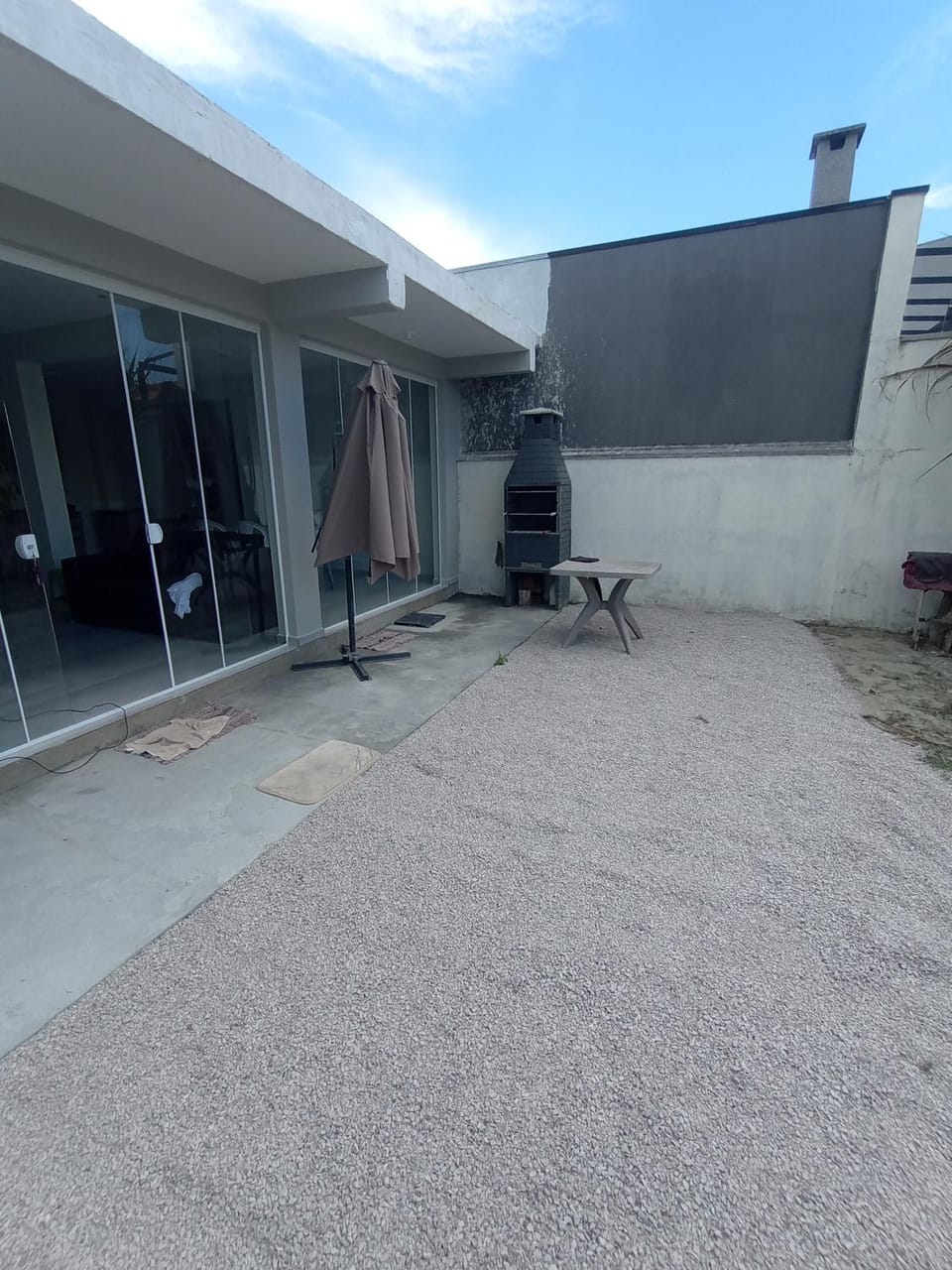 Casa 2 quartos a 2 quadras do mar nova House in State of Paraná