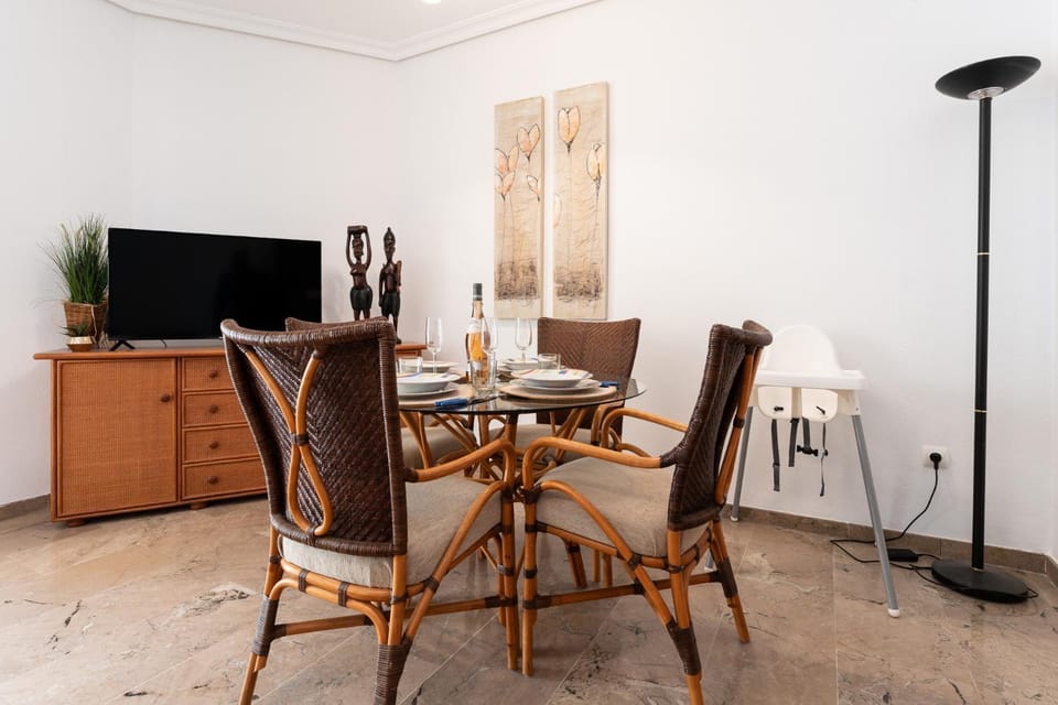 TV and multimedia, Living room, Dining area