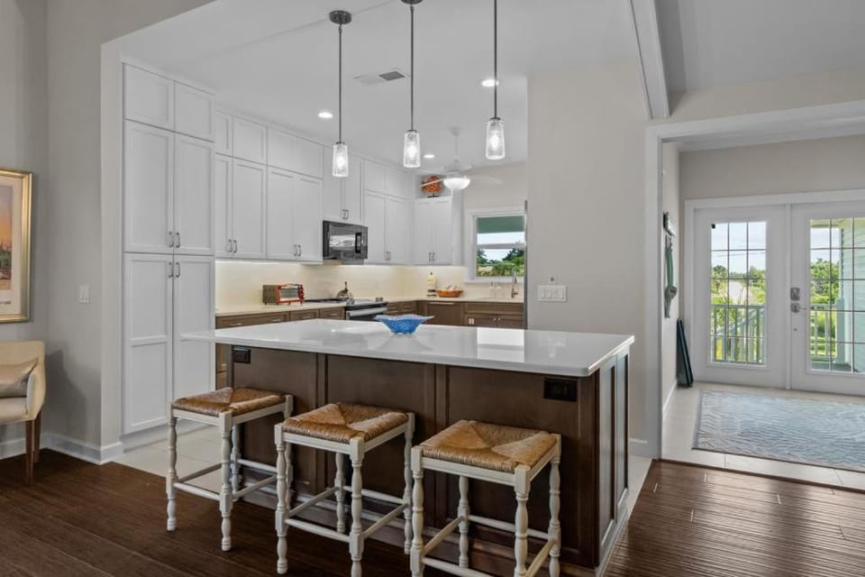 A Sun Burst House in Sanibel Island
