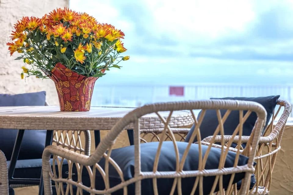 Gorgeous Ocean View Condo Near Flagler Ave - 421S House in New Smyrna Beach