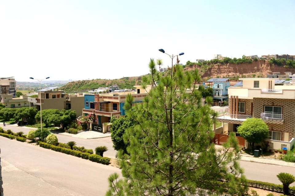 Cozy 2 Bedroom Condo Retreat Apartment in Islamabad Capital Territory