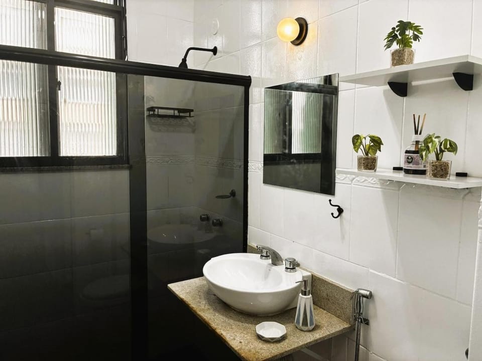 Almir Novo · Copacabana: 2 quartos e vista mar Apartment in Rio de Janeiro