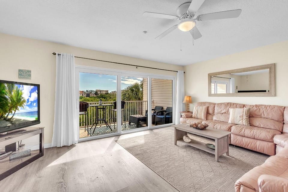 Captain's Cove #203 House in Indian Shores