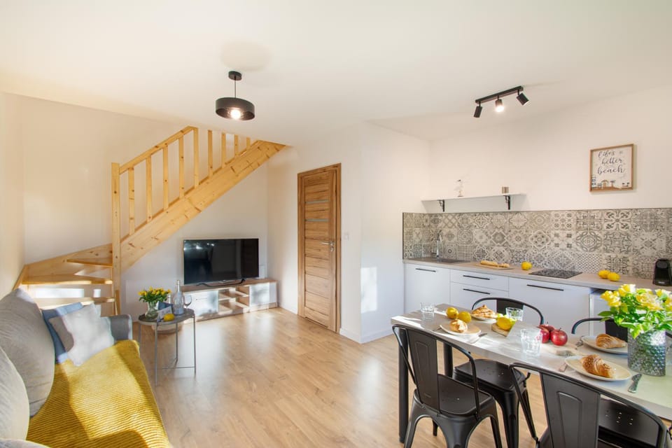 Kitchen or kitchenette, Living room