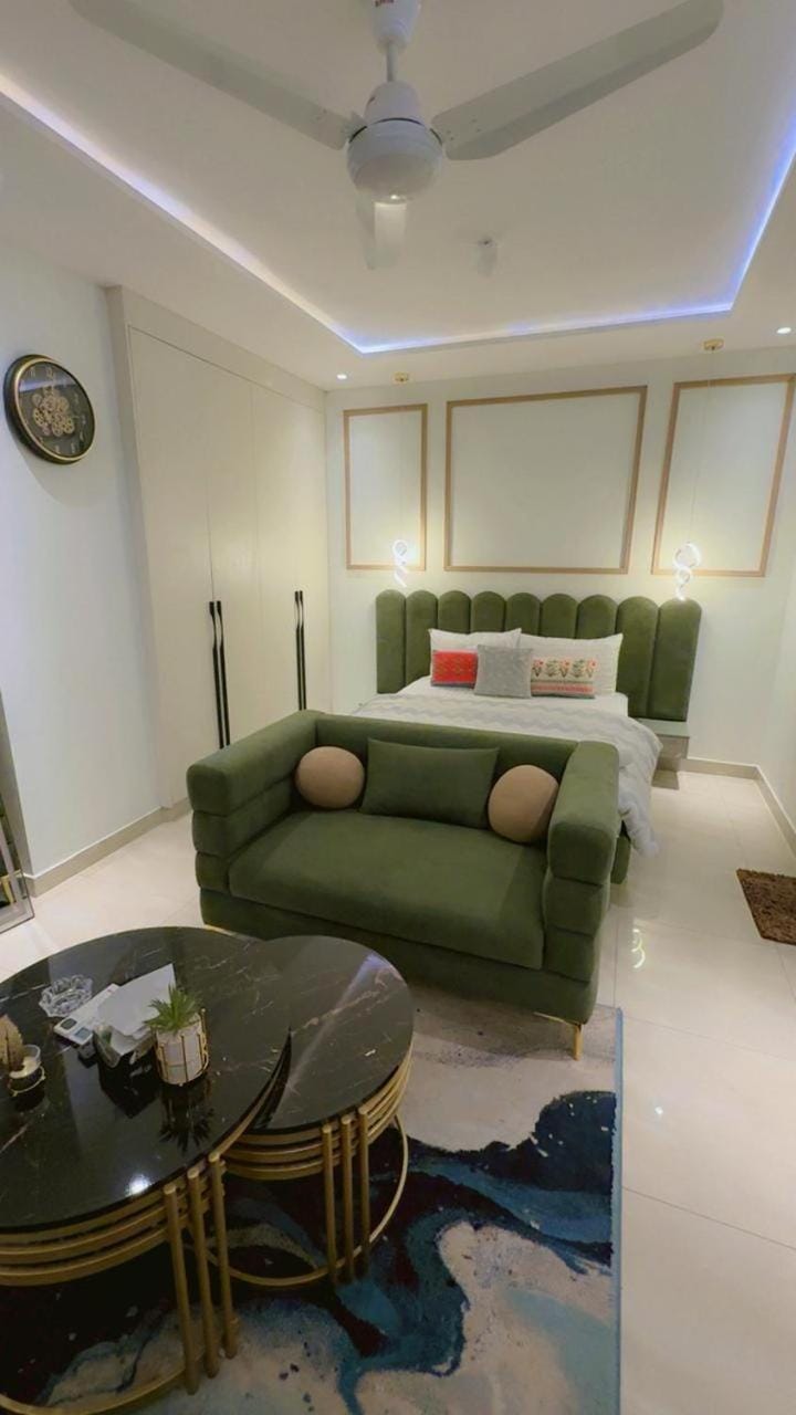 Premium Studio Apartment Zameen Aurum Gulberg Apartment in Lahore