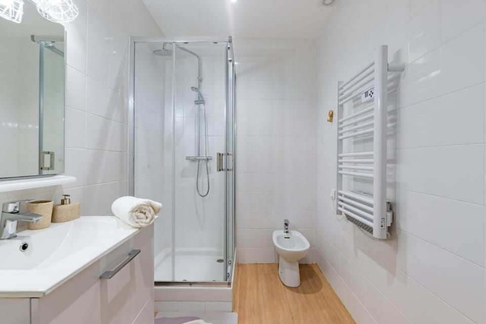 Shower, Bathroom, towels