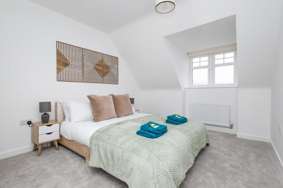 Bed, Photo of the whole room, Bedroom, internet, towels