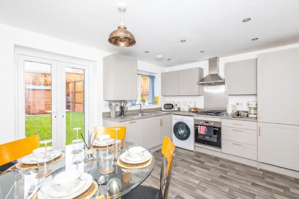 Kitchen or kitchenette, Living room, Seating area, Dining area, dishwasher, minibar, oven, pet friendly, stove, washing machine, dryer