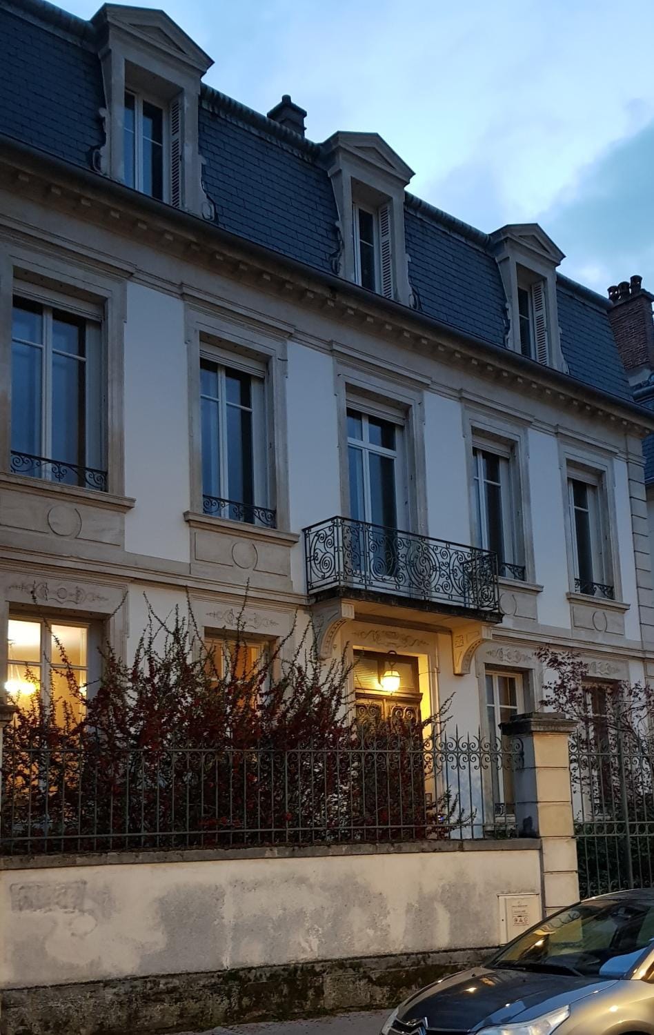 Grand Studio Climatisé en combles à 2 pas de la gare de NANCY Apartment in Nancy