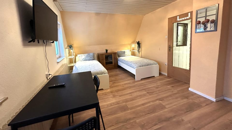 Bed, Photo of the whole room, Bedroom