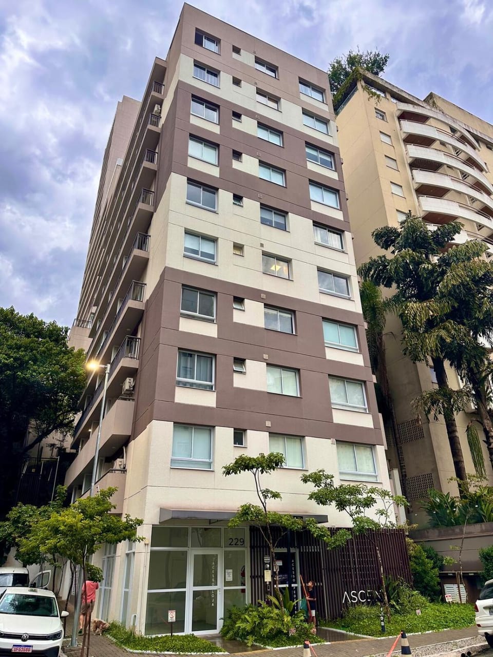 Property building, Neighbourhood, Garden, Street view, Location