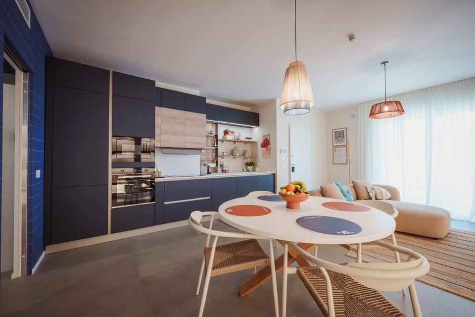Kitchen or kitchenette, Living room, Seating area, Dining area, dishwasher, oven, kitchen