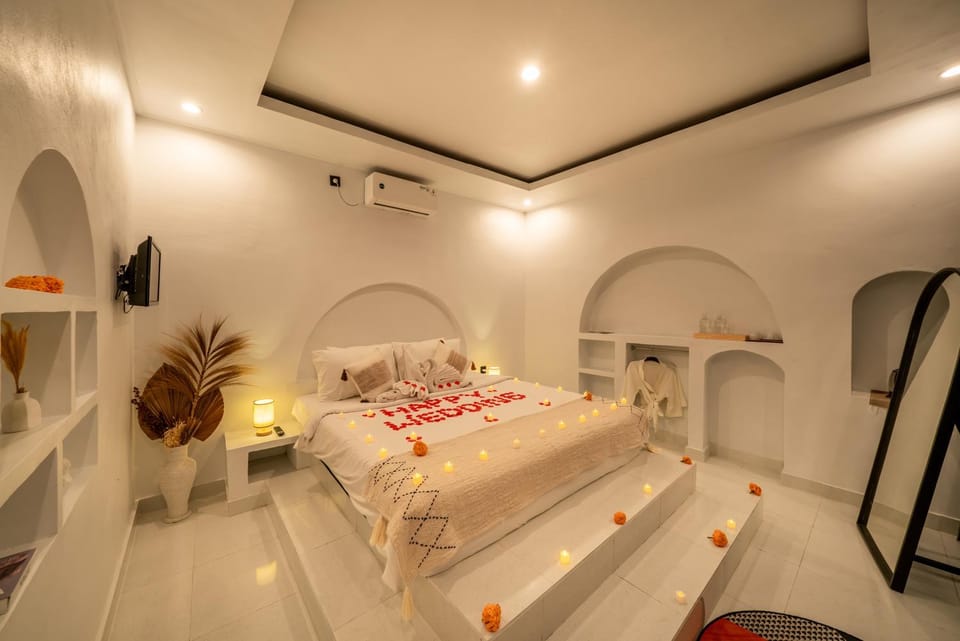 Bed, Photo of the whole room, Bedroom