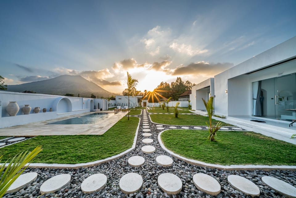 Natural landscape, Garden, Garden view, Mountain view, Pool view, Swimming pool, Sunset