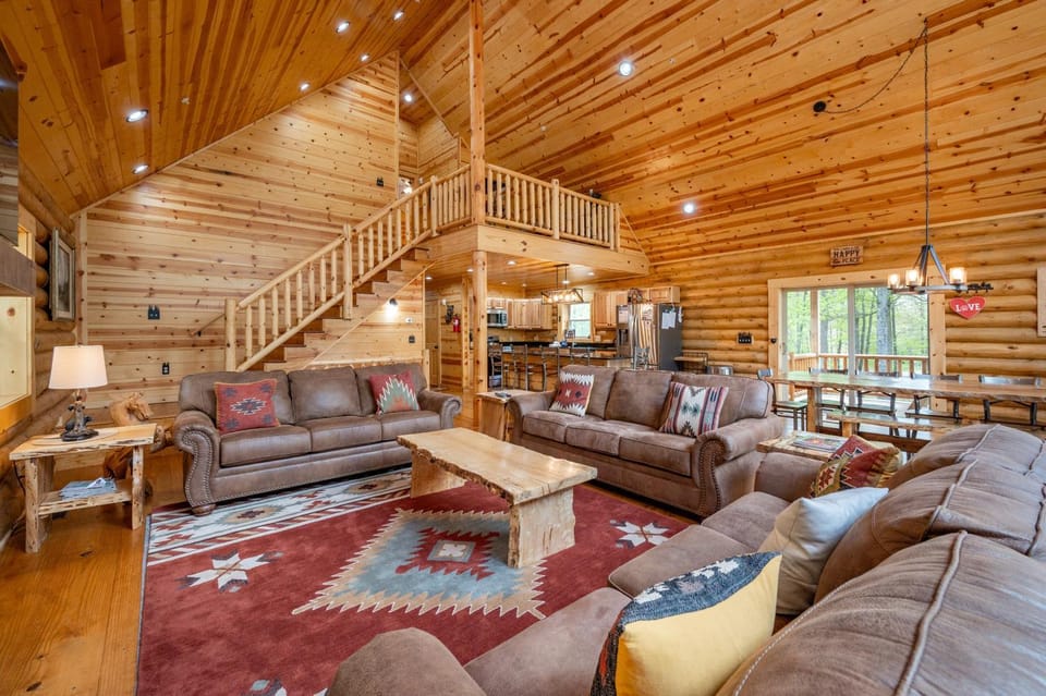 Bear Run Lodge by Railey Vacations House in Deep Creek Lake