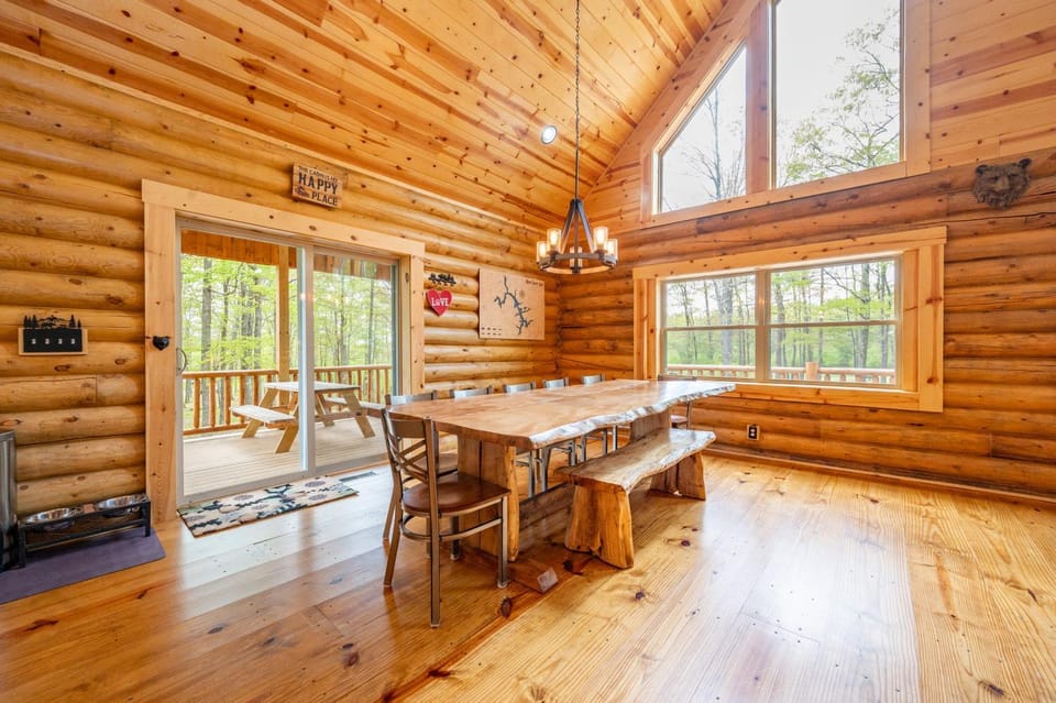Bear Run Lodge by Railey Vacations House in Deep Creek Lake