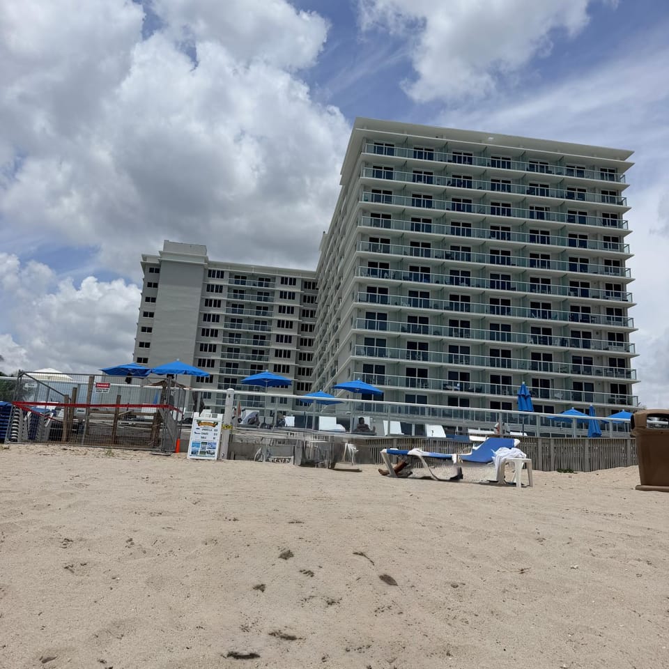 Direct ocean view condo with private balcony pool beach access Wi-Fi and amazing sunrise views Perfect for a relaxing vacation by the ocean Apartment hotel in Sunny Isles Beach