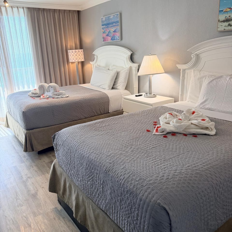 Direct ocean view condo with private balcony pool beach access Wi-Fi and amazing sunrise views Perfect for a relaxing vacation by the ocean Apartment hotel in Sunny Isles Beach