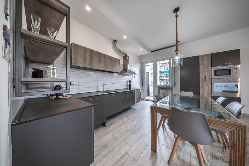 Kitchen or kitchenette, Dining area, dishwasher, oven, stove