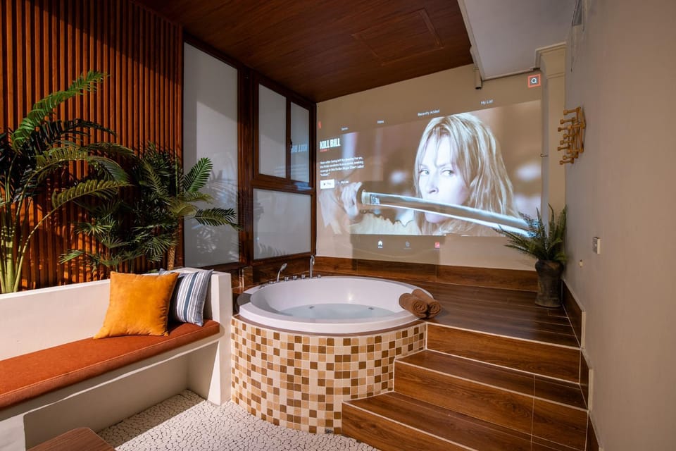 Hot Tub, Bath