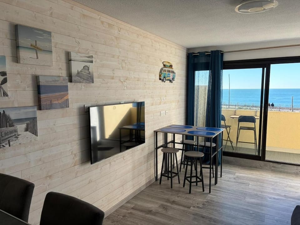 TV and multimedia, Dining area, Sea view