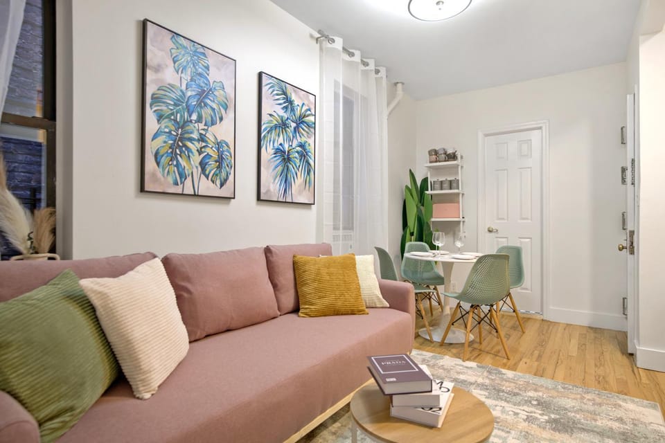 Bright & Cozy 2BD in Upper East Side Apartment in Upper East Side