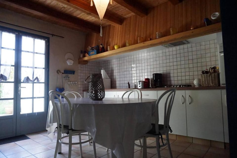 Coffee/tea facilities, Kitchen or kitchenette