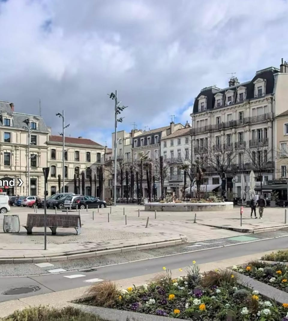 Le Grand Briand - Champ de Mars Apartment in Valence