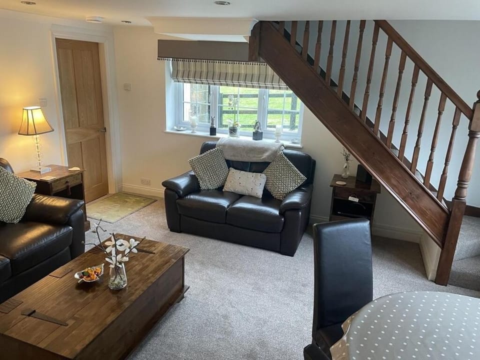 Cherry Blossom Cottage in Kettlesing House in Borough of Harrogate
