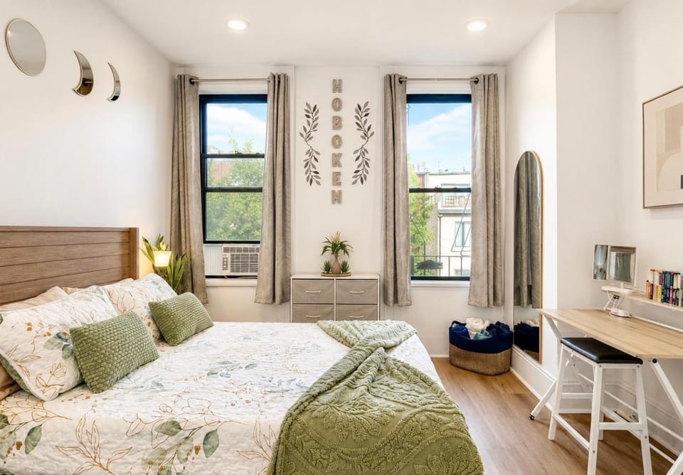 Bed, Bedroom
