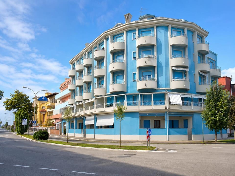 Property building, Facade/entrance