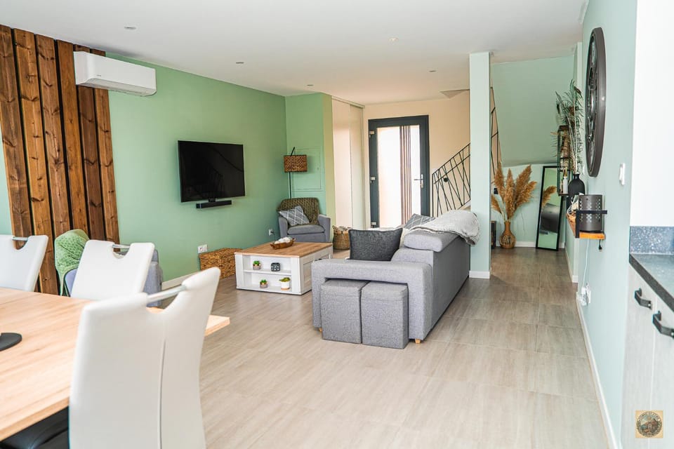 Communal lounge/ TV room, Living room